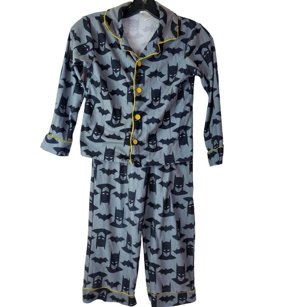 Batman Kids Pajamas Gray Black Superhero Boys 2 Piece Pant Set Button Sleepwear‎